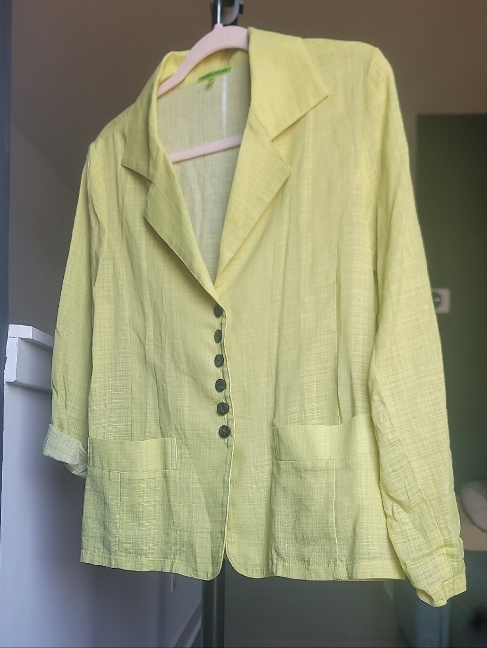 Trisha Tyler Light Lime Notch-Collar Button-Front Blazer